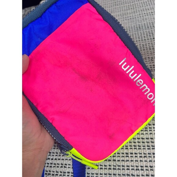 Lululemon Easy Access Crossbody Bag /New Condition - Picture 8 of 10